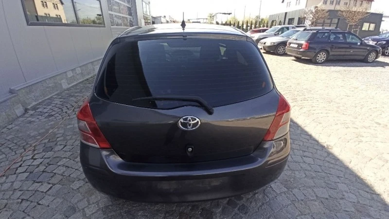 Toyota Yaris 1.33i Facelift, снимка 12 - Автомобили и джипове - 47923853