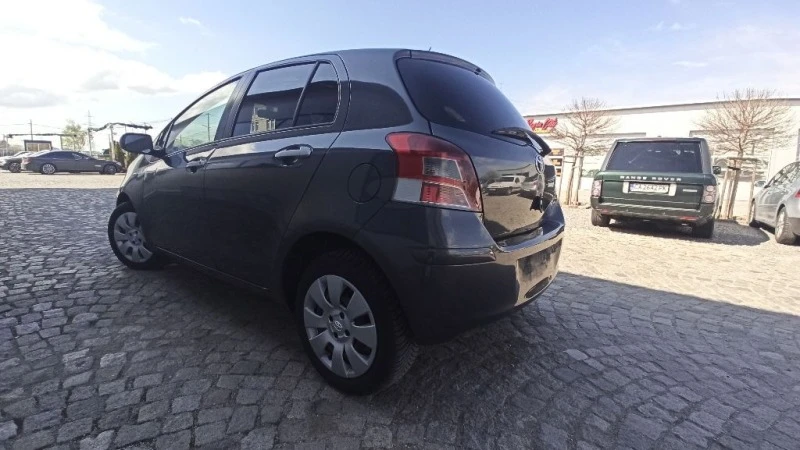 Toyota Yaris 1.33i Facelift, снимка 9 - Автомобили и джипове - 47923853