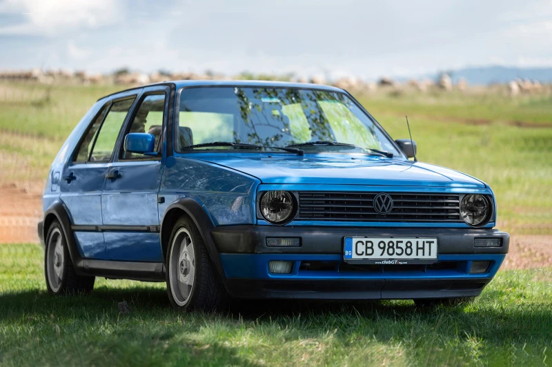 VW Golf, снимка 1 - Автомобили и джипове - 46364686