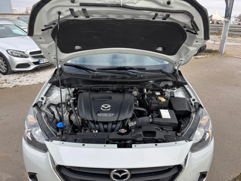 Mazda 2, снимка 11 - Автомобили и джипове - 48281697