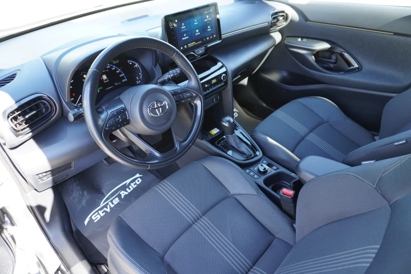 Toyota Yaris Cross Lounge AWD-i BI-TONE FULL!!, снимка 10 - Автомобили и джипове - 51512635