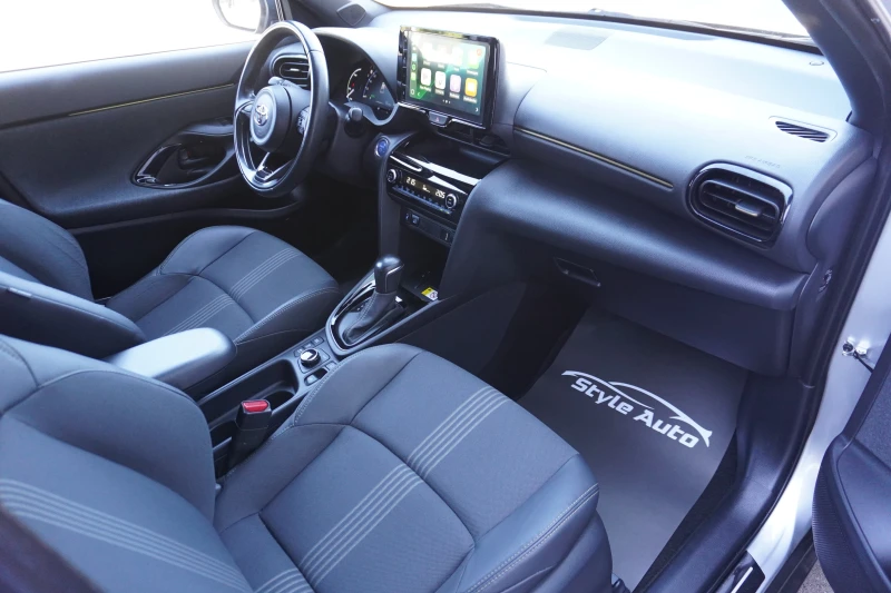 Toyota Yaris Cross Lounge AWD-i BI-TONE FULL!!, снимка 13 - Автомобили и джипове - 51512635