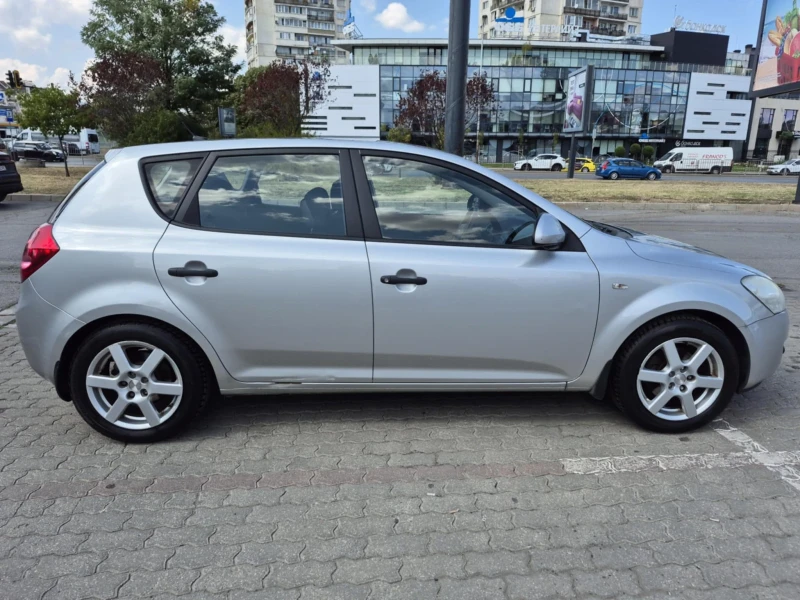 Kia Ceed, снимка 3 - Автомобили и джипове - 52522507
