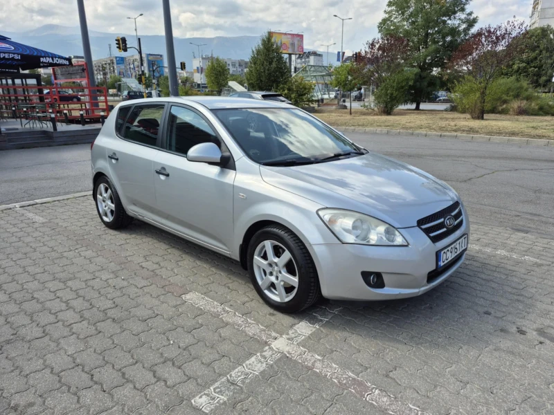 Kia Ceed, снимка 5 - Автомобили и джипове - 52522507