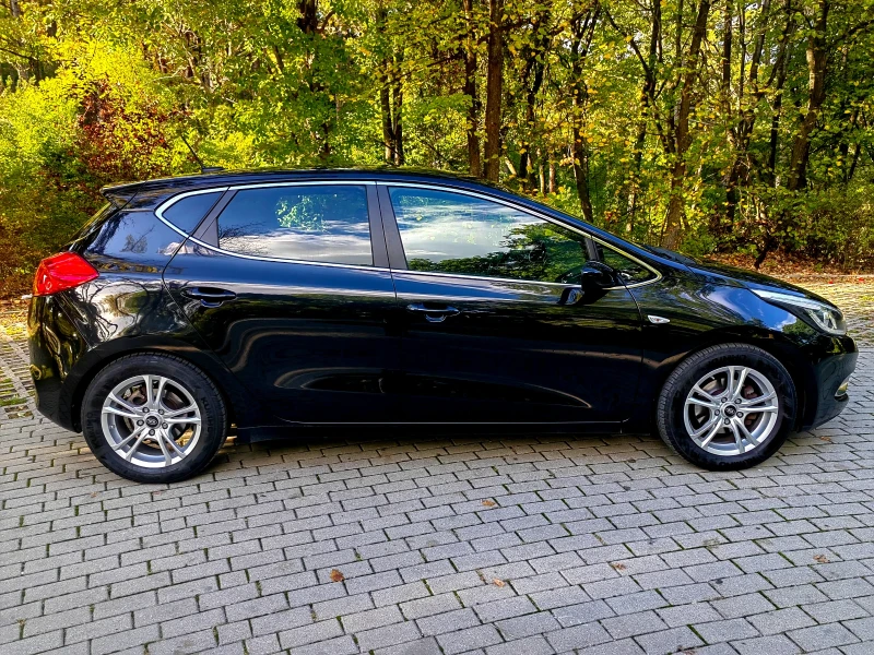 Kia Ceed 1.6 Бензин 135кс, снимка 14 - Автомобили и джипове - 52022188