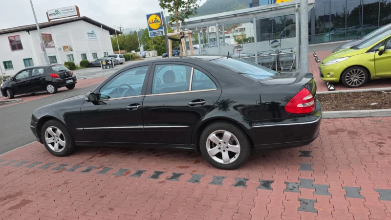 Mercedes-Benz E 240