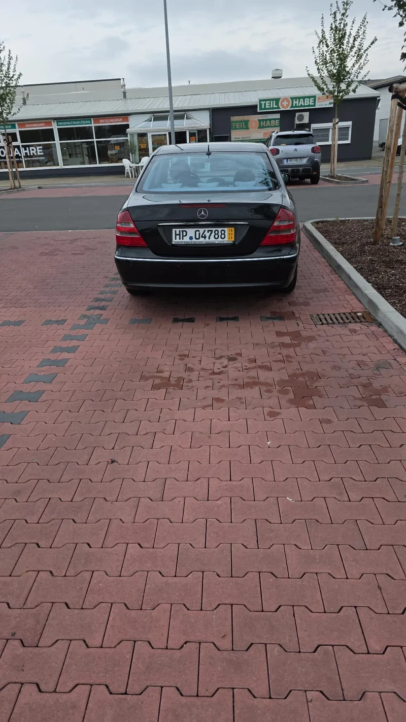 Mercedes-Benz E 240, снимка 4 - Автомобили и джипове - 52405942