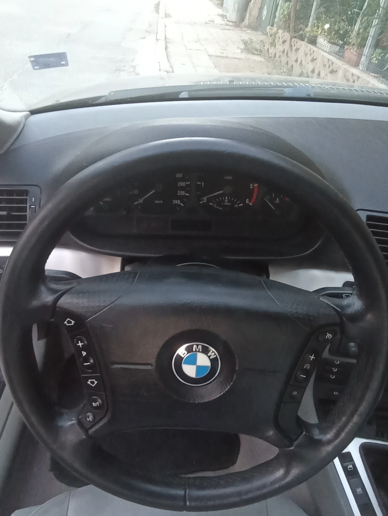 BMW 320 2.0 D 150к.с. - изображение 6