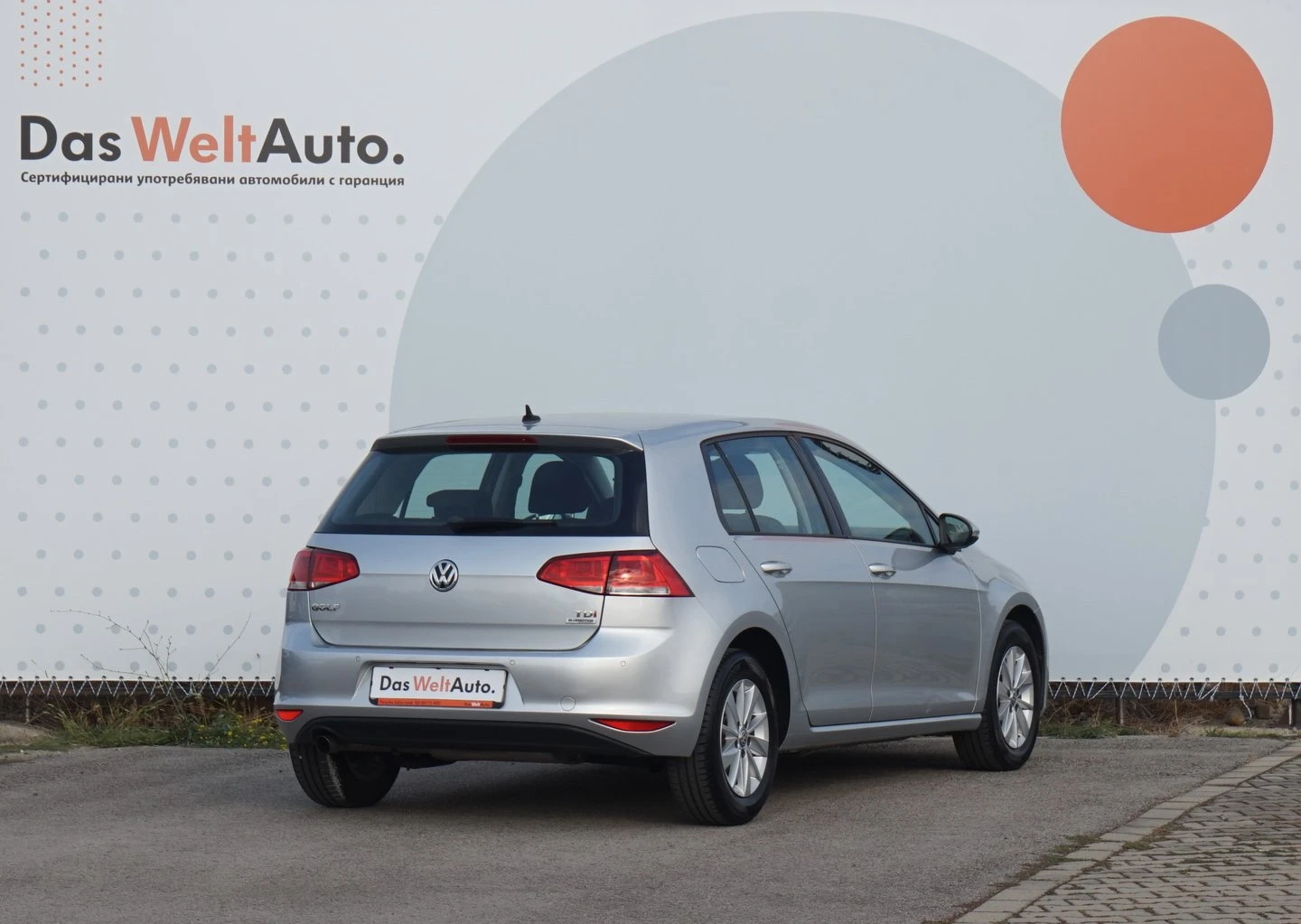 VW Golf 2016 Comfortline 1.6TDI BMT - изображение 3