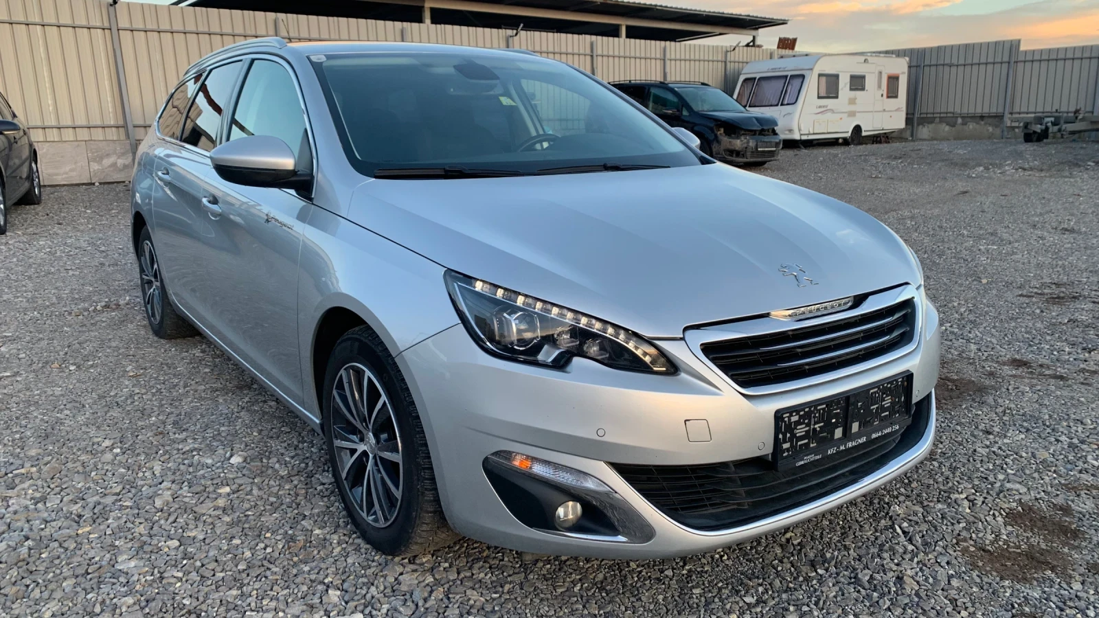 Peugeot 308 1.6HDI* 120HP* Camera* Navi - изображение 3