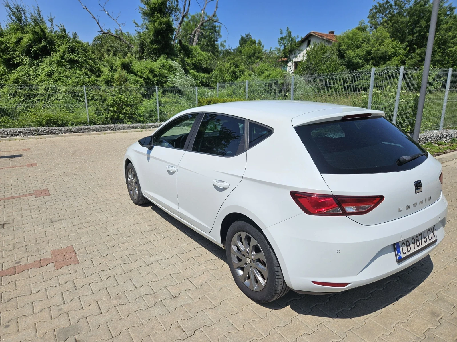 Seat Leon 1.6 TDI 105 кс. - изображение 6