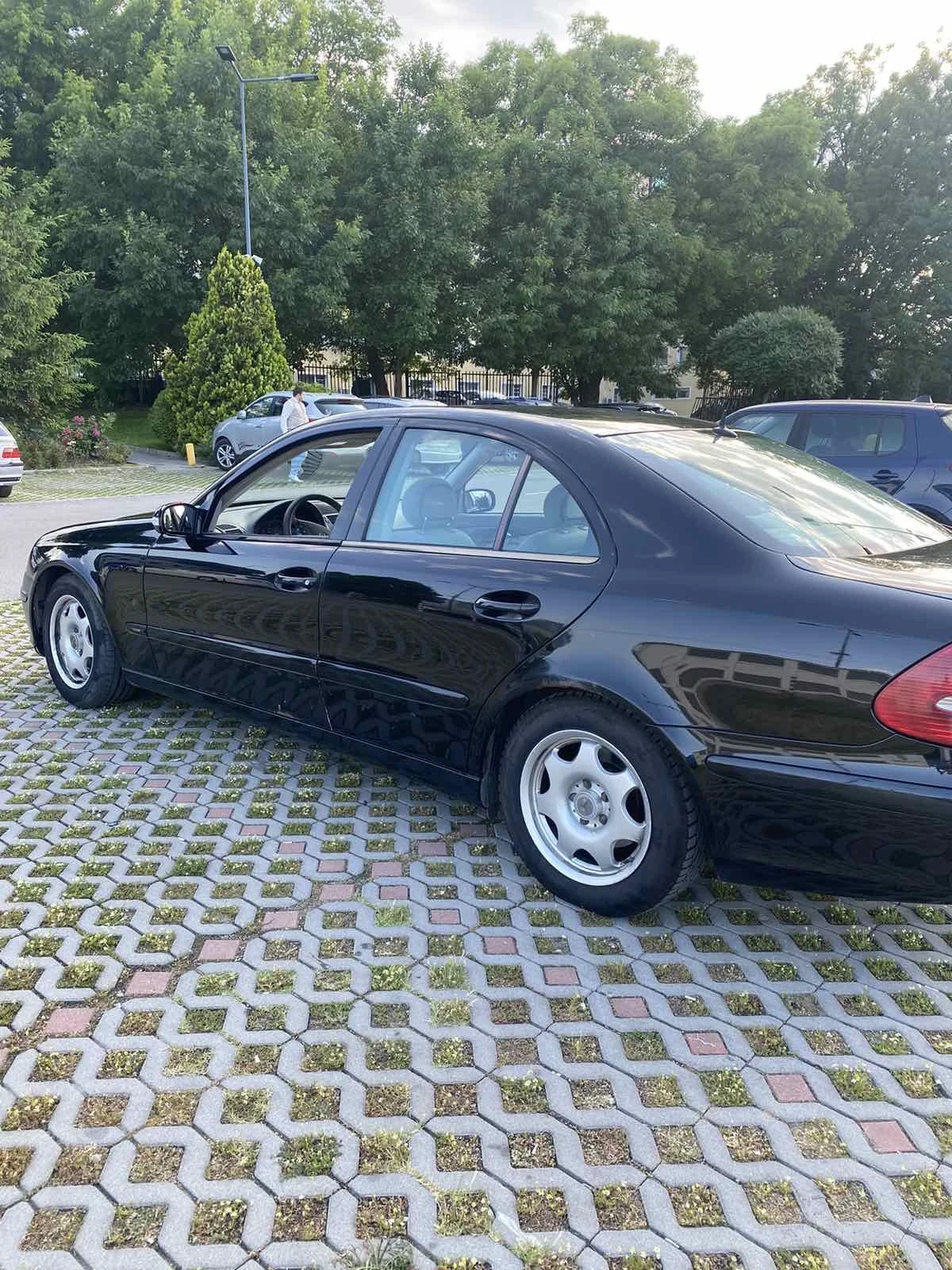 Mercedes-Benz E 220 CDI - изображение 3