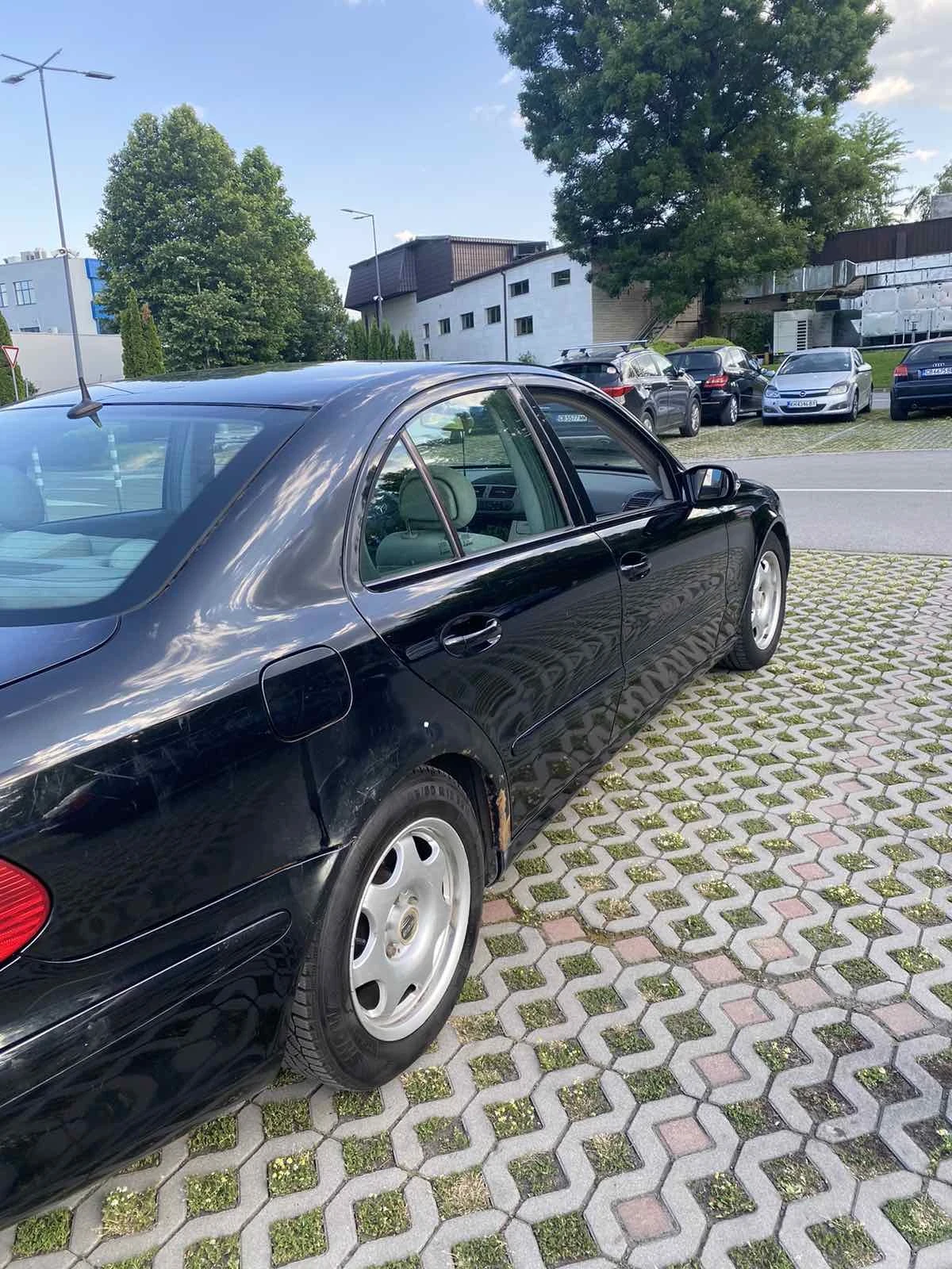 Mercedes-Benz E 220 CDI - изображение 2