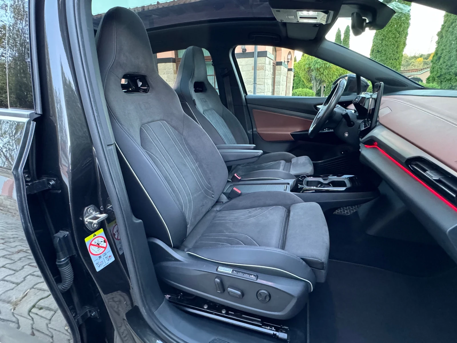 VW ID.4 PRO/SportSeats/Memory/Pano/HeadUp/360/Full | Mobile.bg   11