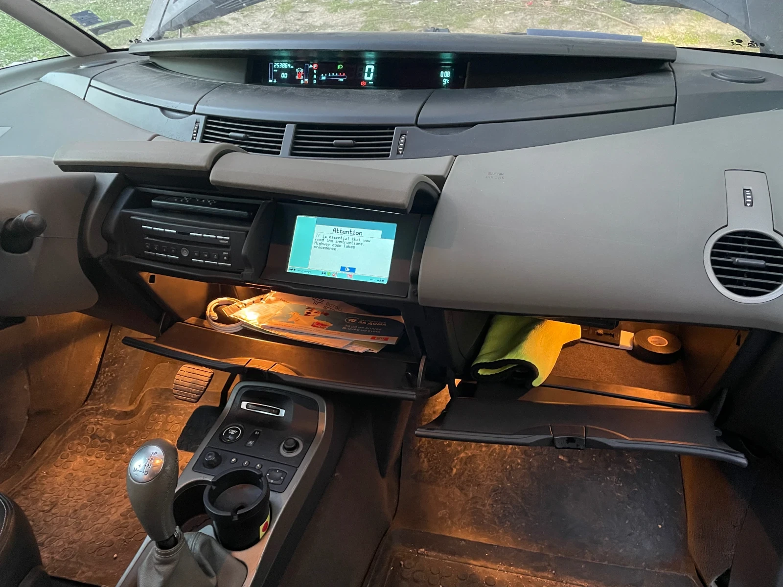 Renault Espace 2.2 Dci automat, снимка 11 - Автомобили и джипове - 53838882