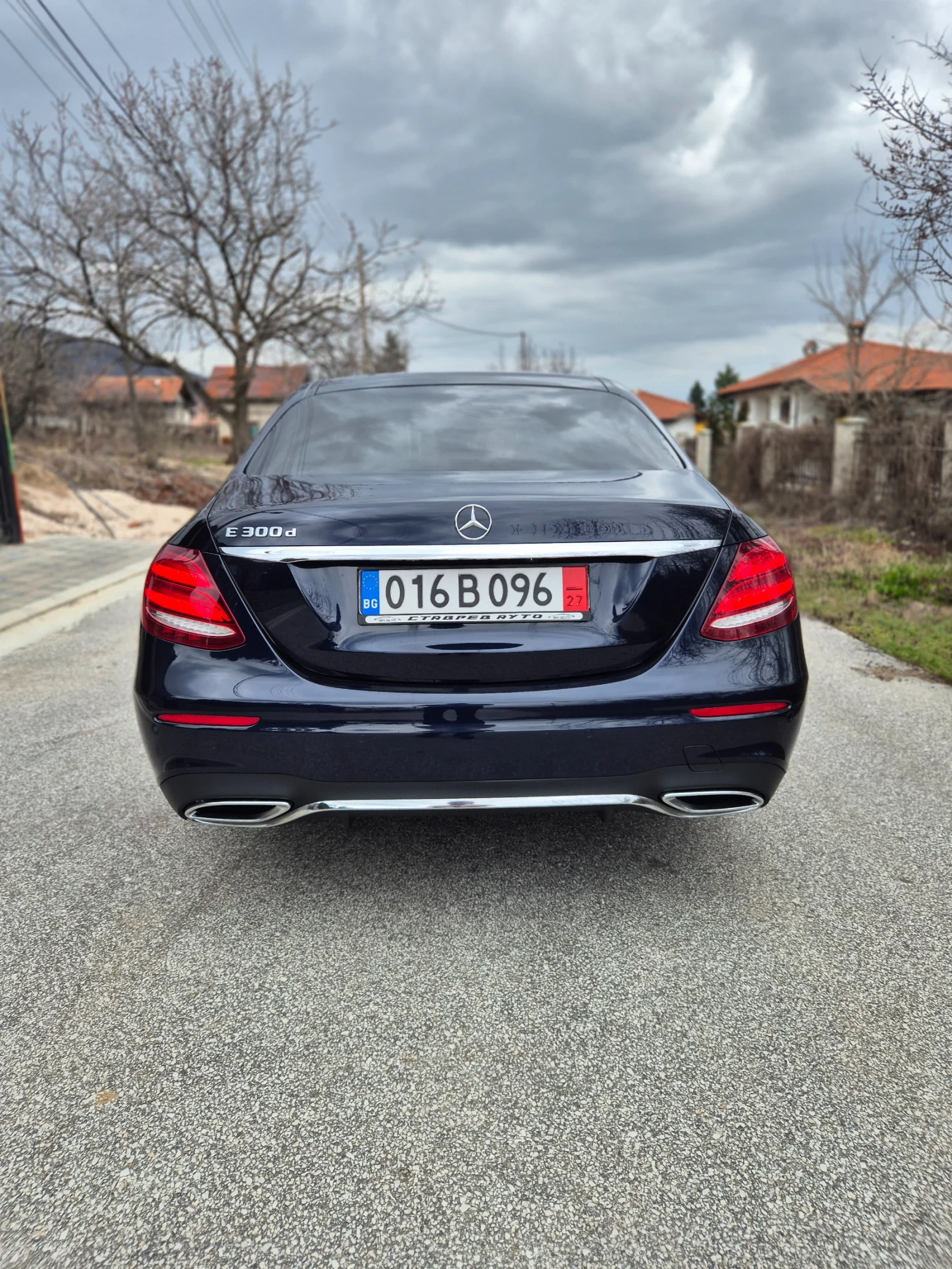 Mercedes-Benz E 220 D/AMG/20г/160хил.км, снимка 6 - Автомобили и джипове - 53949953