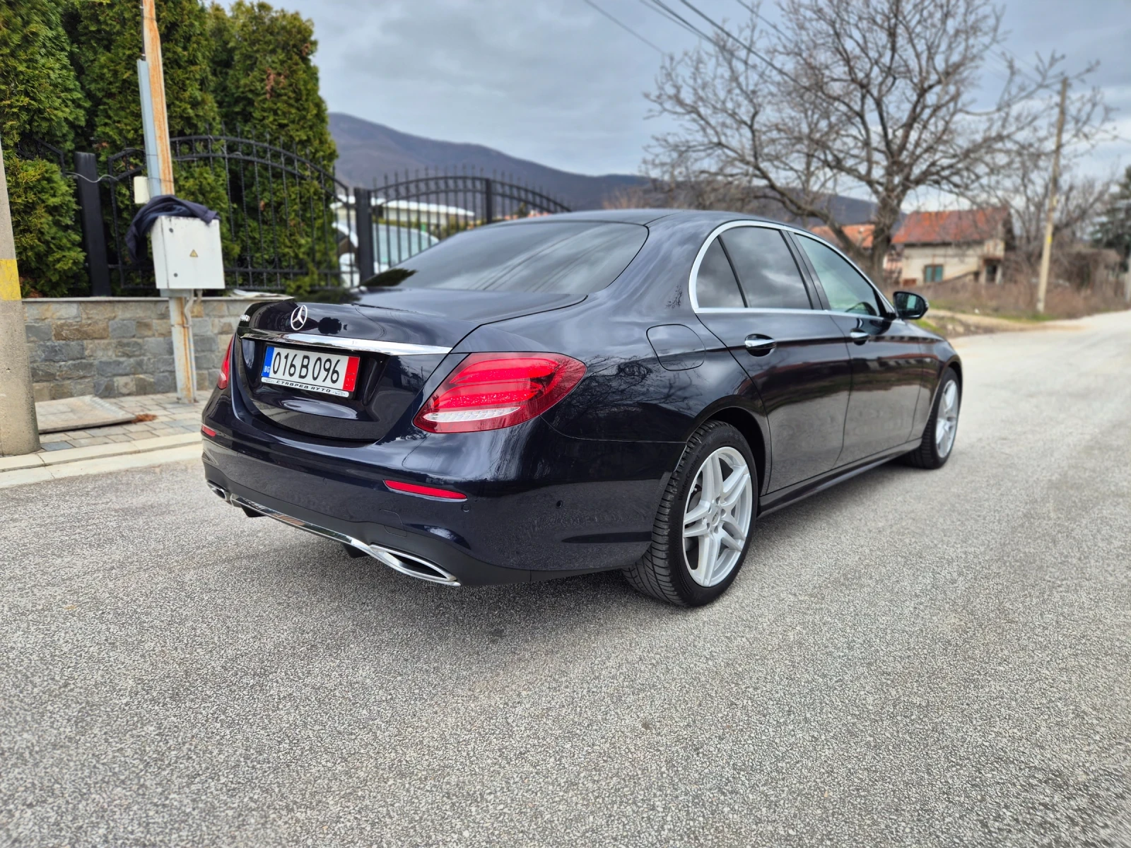 Mercedes-Benz E 220 D/AMG/20г/160хил.км, снимка 4 - Автомобили и джипове - 53949953