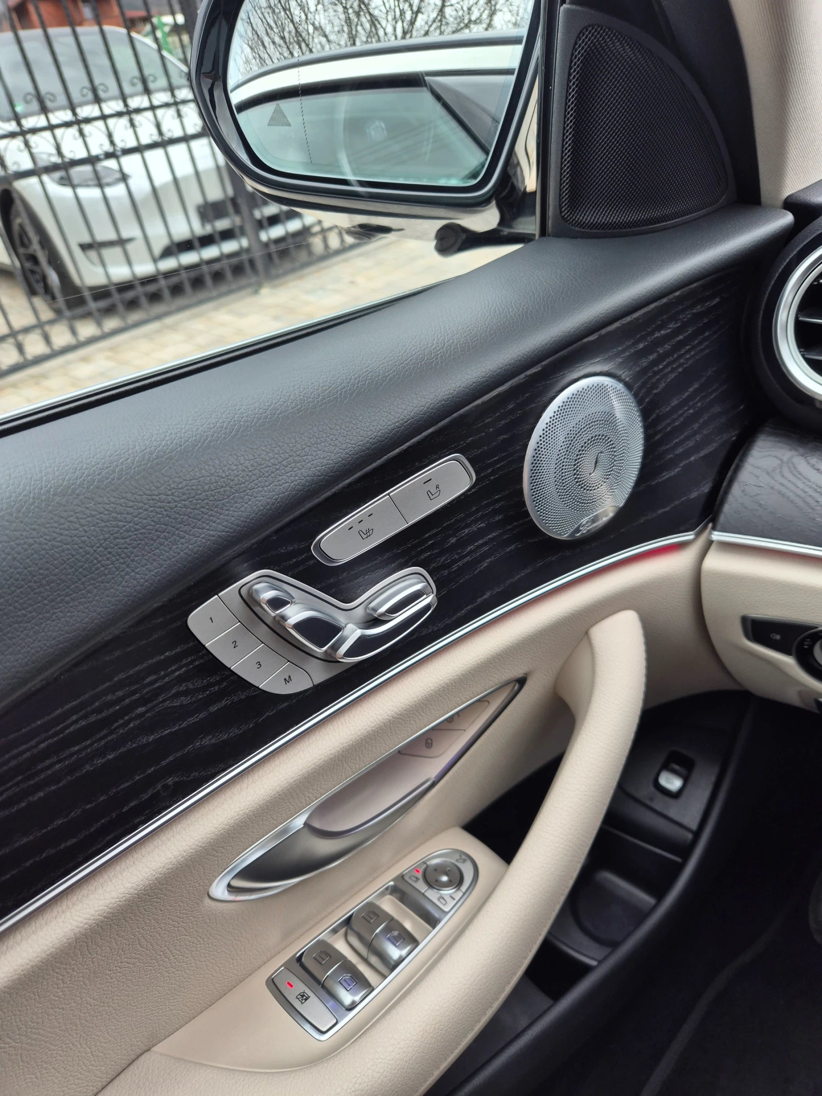 Mercedes-Benz E 220 D/AMG/20г/160хил.км, снимка 14 - Автомобили и джипове - 53949953