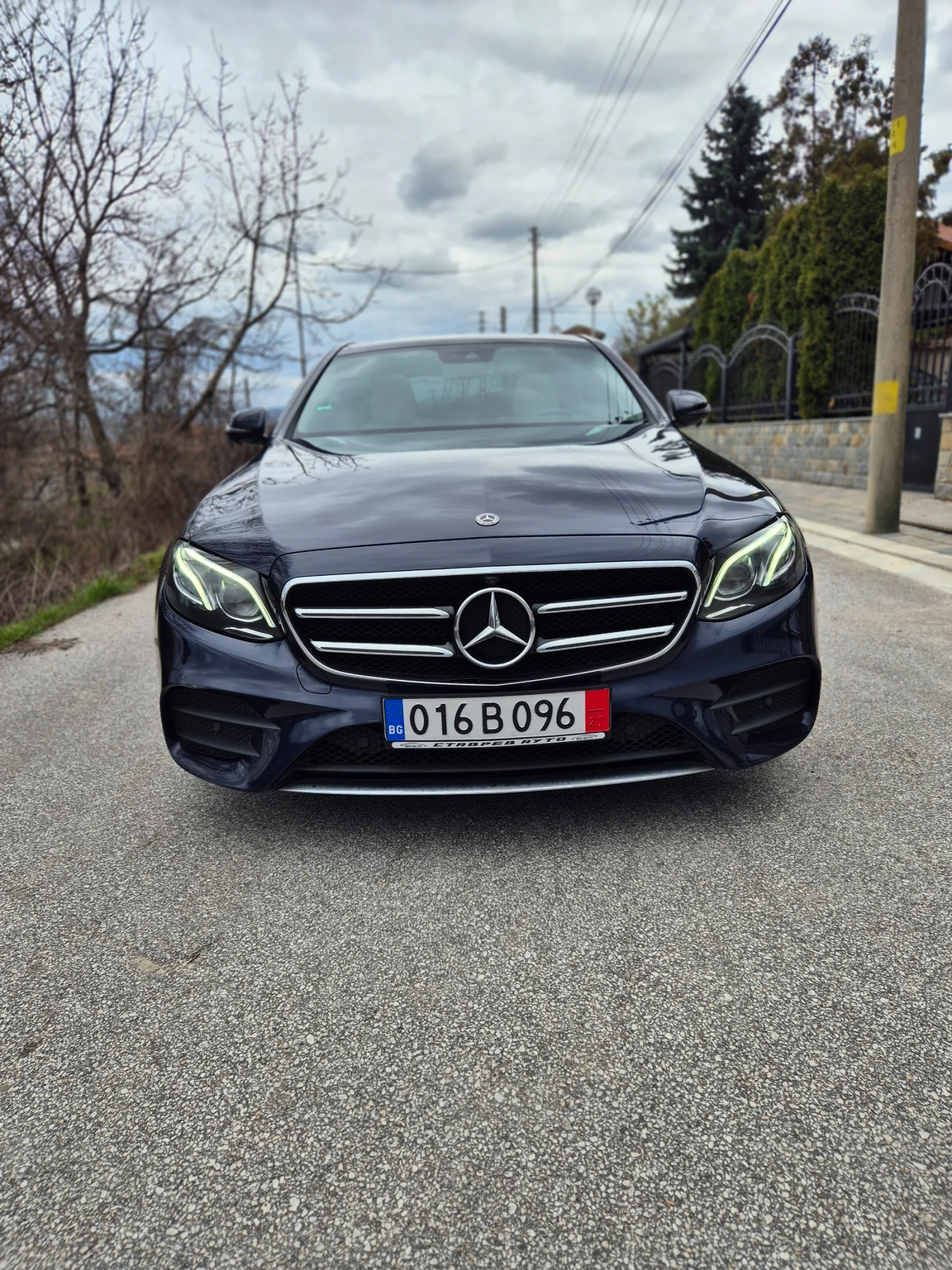 Mercedes-Benz E 220 D/AMG/20г/160хил.км, снимка 3 - Автомобили и джипове - 53949953