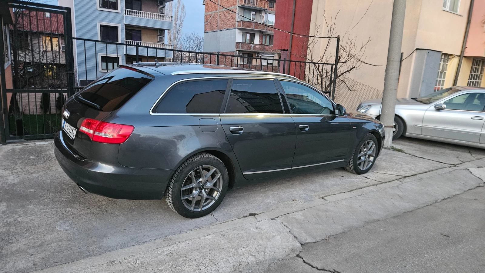 Audi A6 Комби, снимка 3 - Автомобили и джипове - 54218155