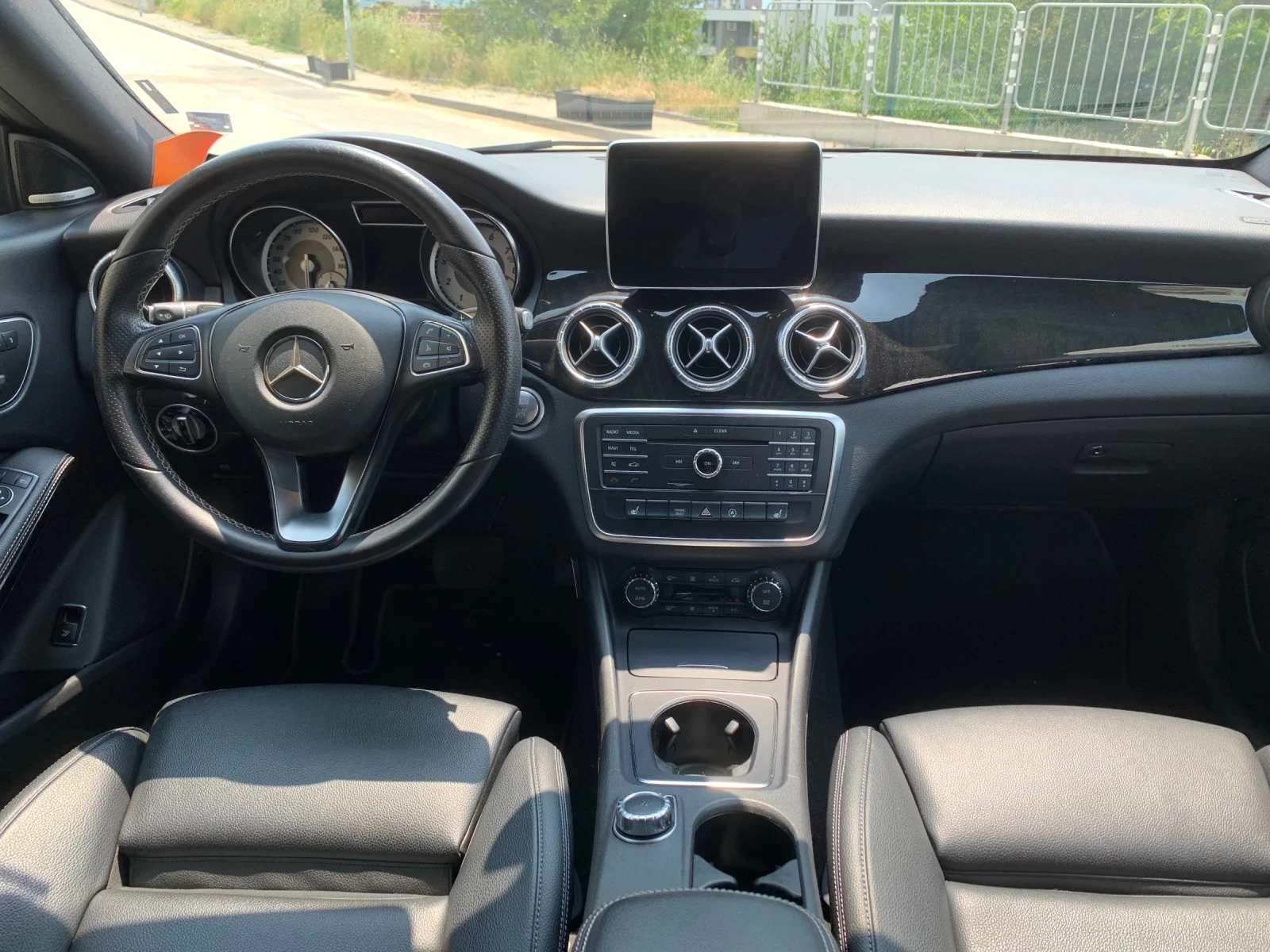 Mercedes-Benz CLA 250 FACE AMG 4 MATIC, снимка 6 - Автомобили и джипове - 54372128