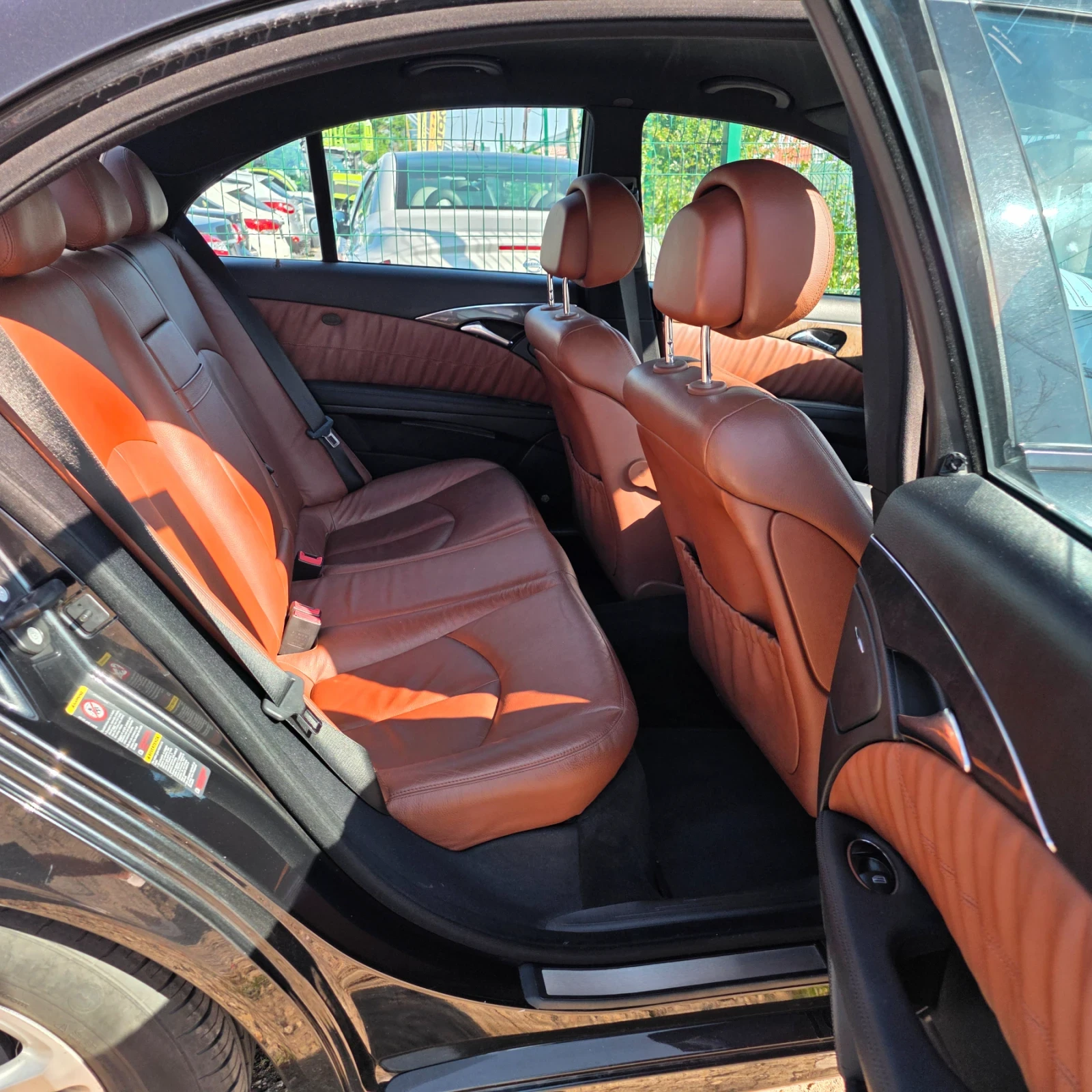 Mercedes-Benz E 220 CDI EVO AVANTGARDE /TOP/ - КАТО НОВА, снимка 14 - Автомобили и джипове - 55059746
