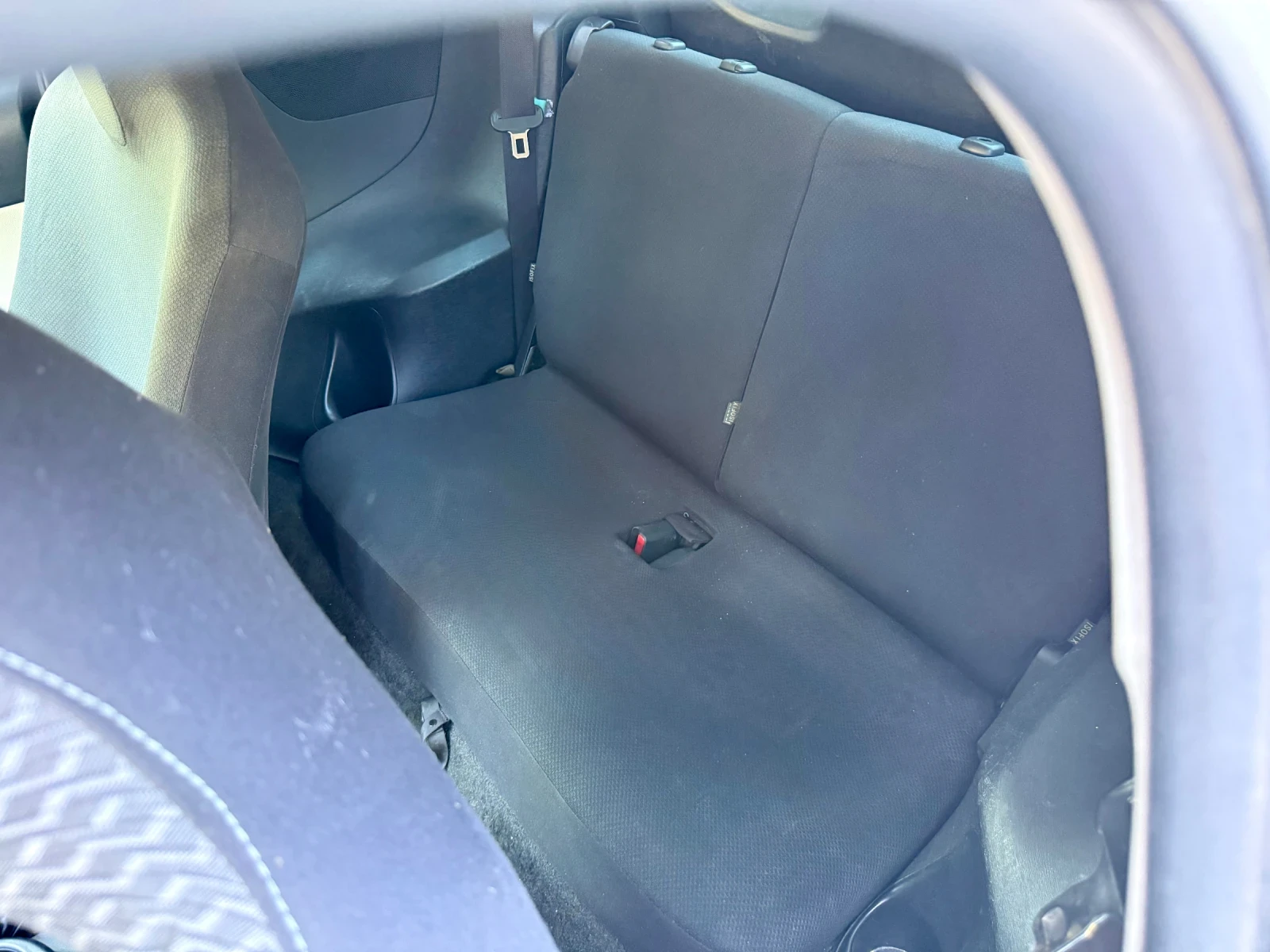 Toyota Aygo iQ 4 местна, снимка 9 - Автомобили и джипове - 55098483