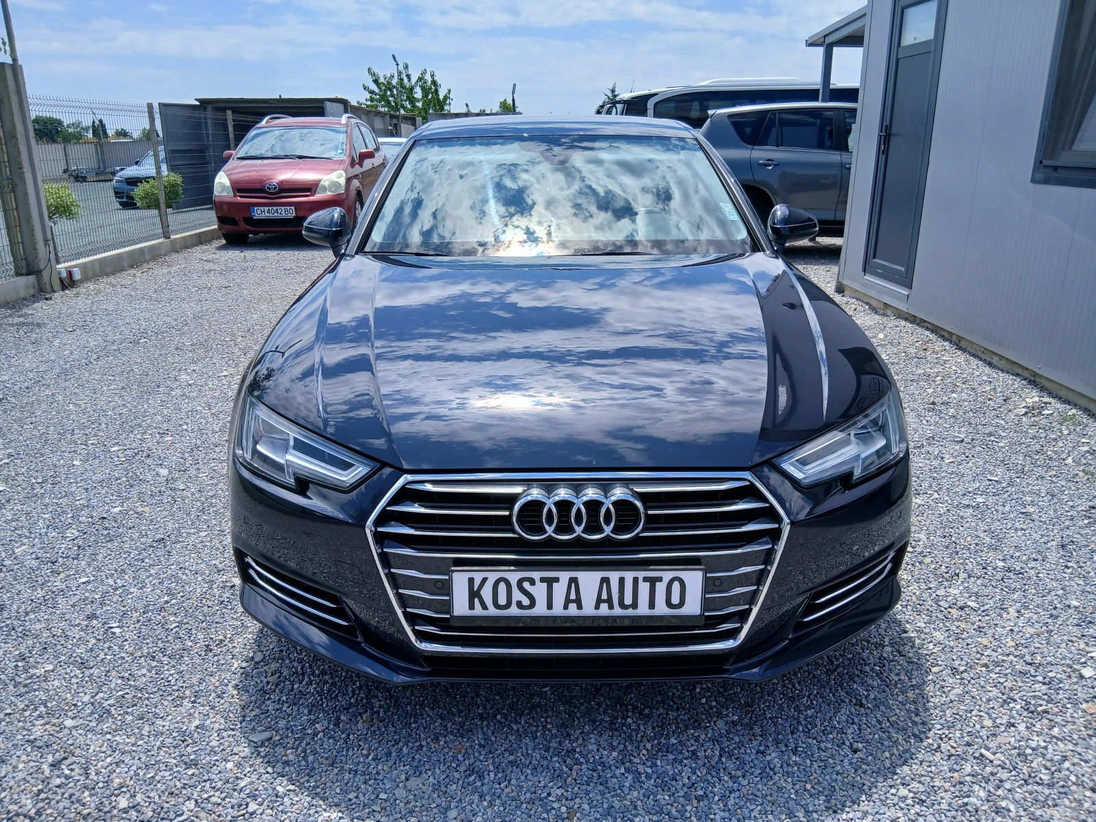 Audi A4 КАТО НОВ, снимка 10 - Автомобили и джипове - 55171922