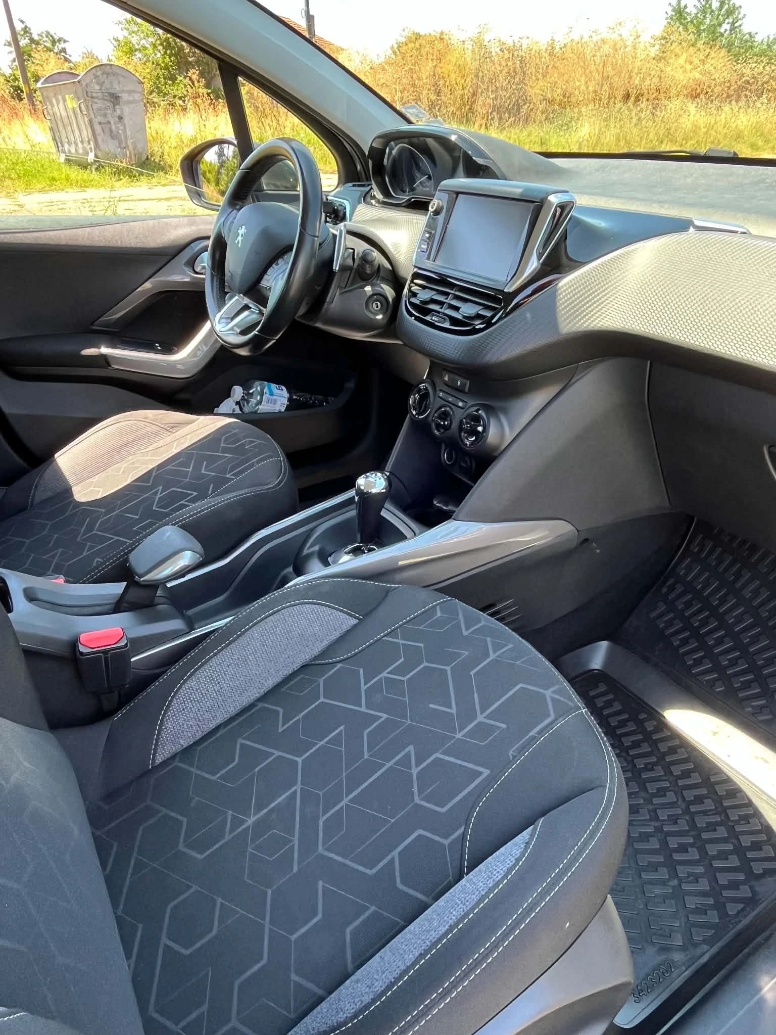 Peugeot 2008, снимка 9 - Автомобили и джипове - 55379708