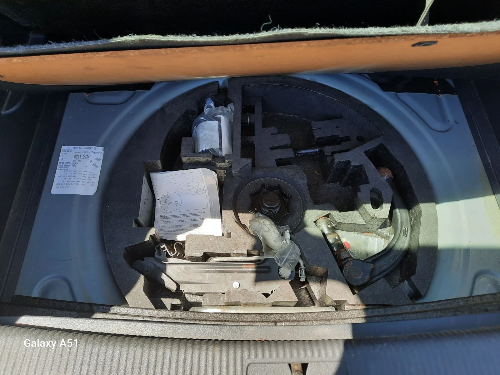 VW Golf Plus 1.6 Бензин, КЛИМАТИК , снимка 15 - Автомобили и джипове - 55618268