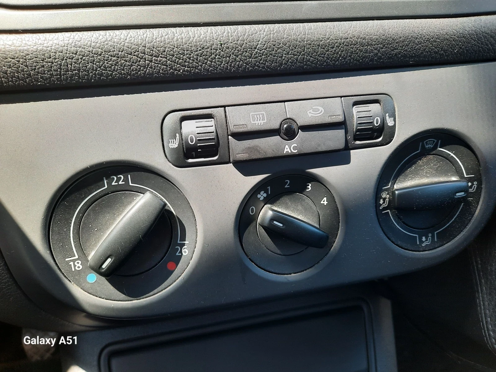 VW Golf Plus 1.6 Бензин, КЛИМАТИК , снимка 13 - Автомобили и джипове - 55618268
