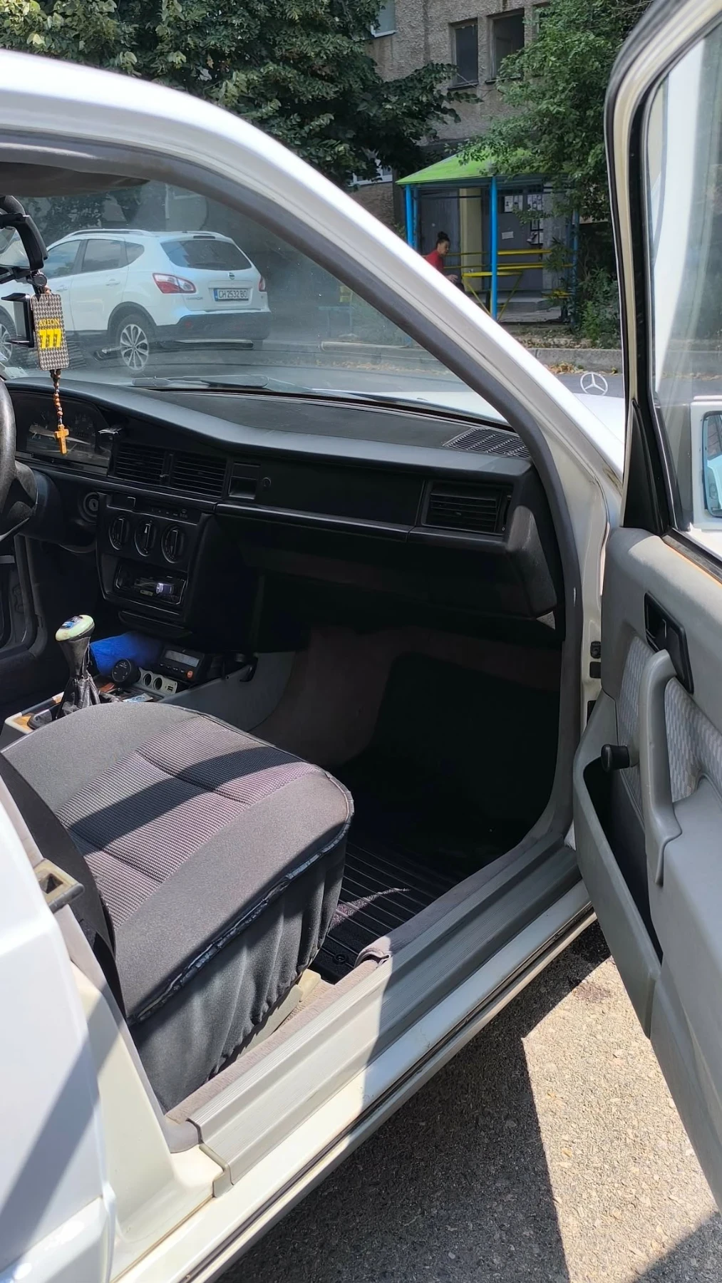 Mercedes-Benz 190, снимка 7 - Автомобили и джипове - 55729011