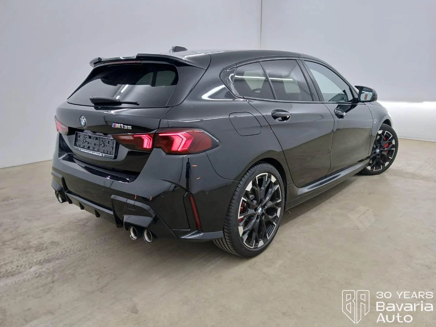 BMW M135 xDrive Steptronic, снимка 4 - Автомобили и джипове - 55767324