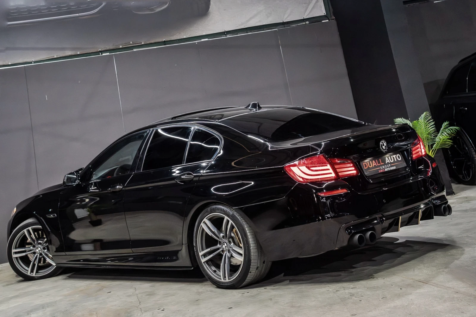 BMW 530 D / M-PERFORMANCE /SUNROOF /8ZF / DISTRONIC/ F1, снимка 4 - Автомобили и джипове - 55835726