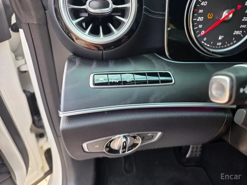 Mercedes-Benz E 220 * E220d Coupe * ЦЕНА ДО БГ, снимка 17 - Автомобили и джипове - 55841167