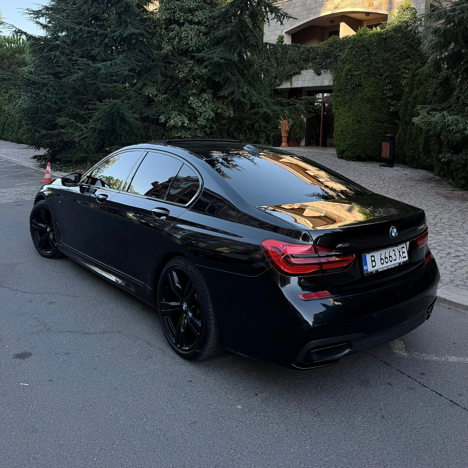 BMW 740 xDrive Mpack, снимка 4 - Автомобили и джипове - 55891611