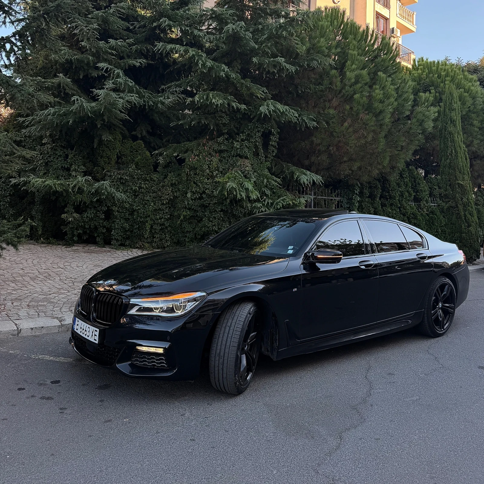 BMW 740 xDrive Mpack, снимка 2 - Автомобили и джипове - 55891611