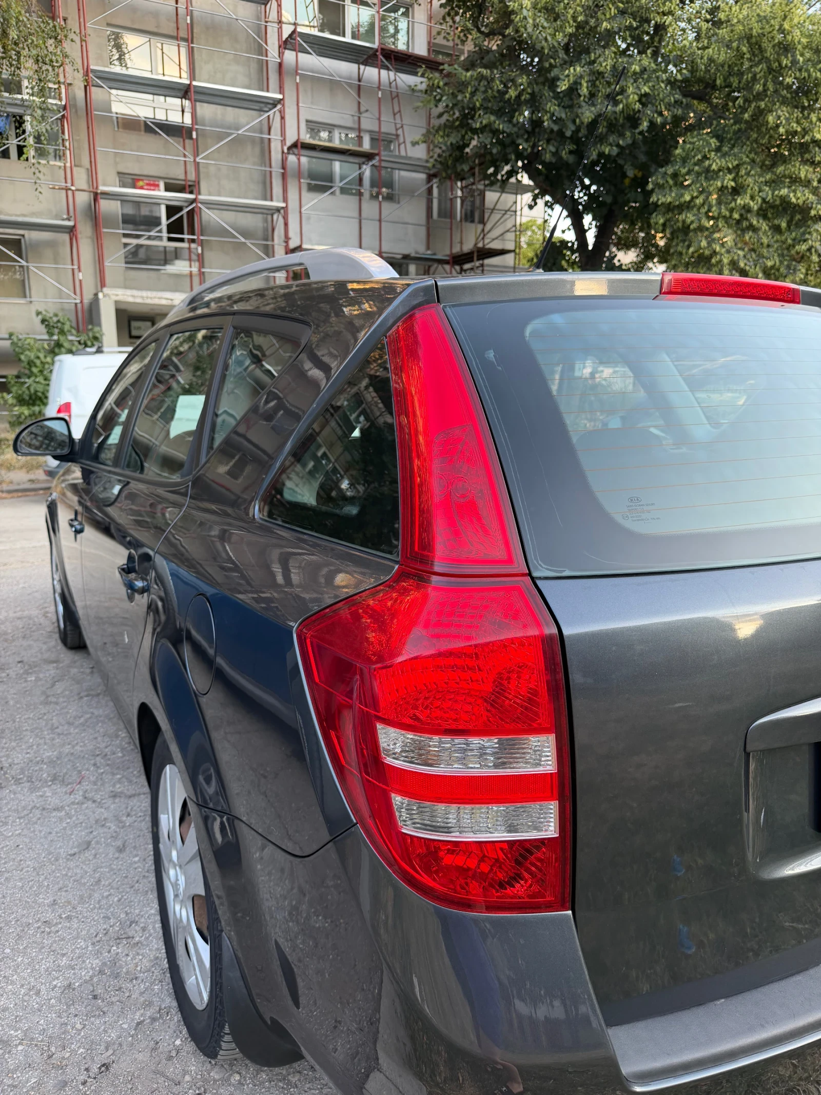 Kia Ceed 1.6, снимка 3 - Автомобили и джипове - 55944105