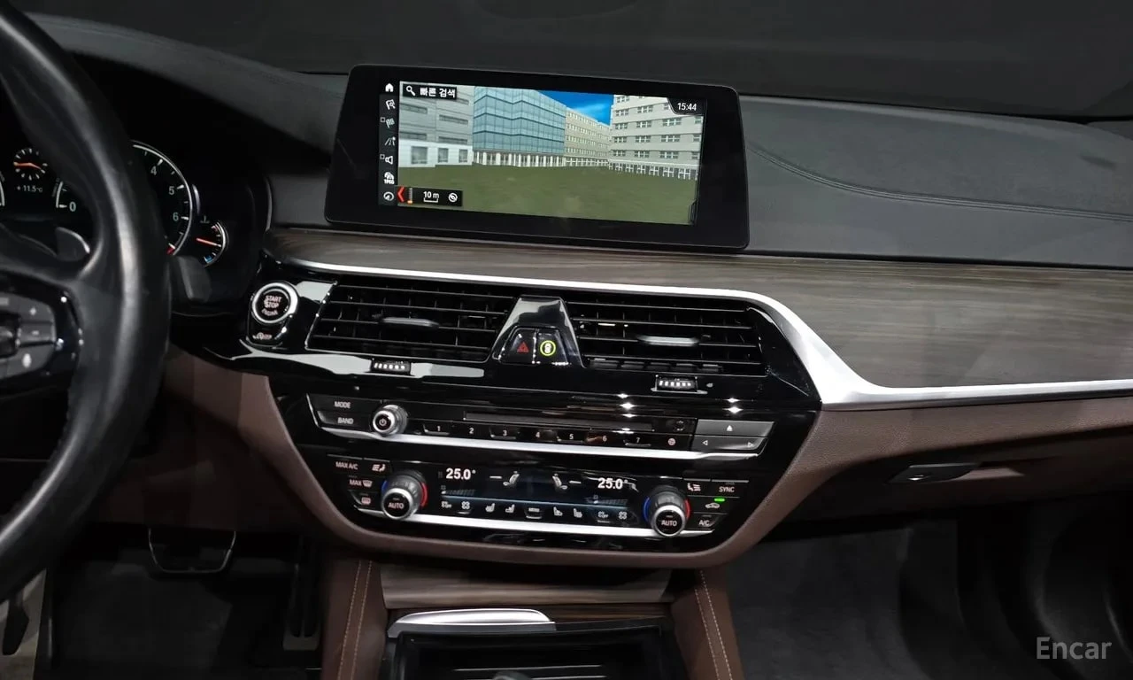 BMW 530 / ОБДУХВАНЕ / ДИГИТАЛЕН КЛЮЧ / ХЕД-ЪП / 360, снимка 15 - Автомобили и джипове - 56118172