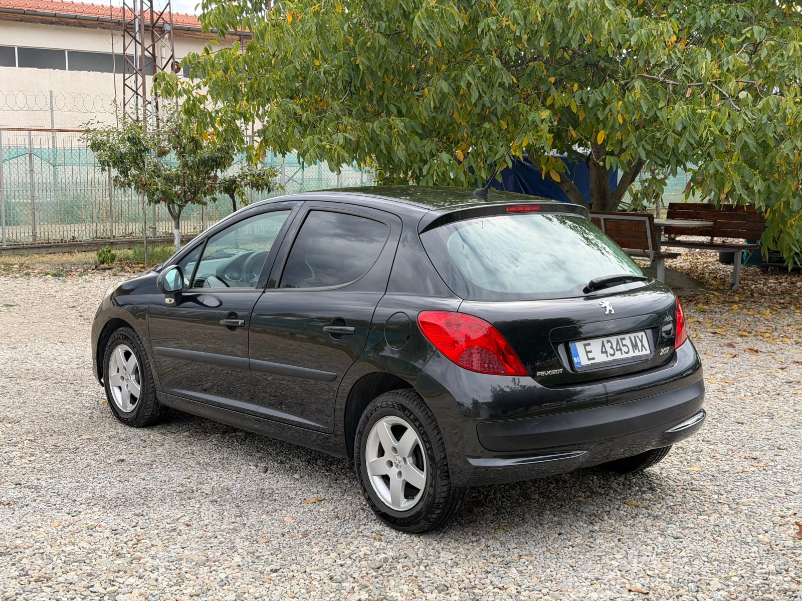 Peugeot 207 1.4 75кс, снимка 6 - Автомобили и джипове - 56233476