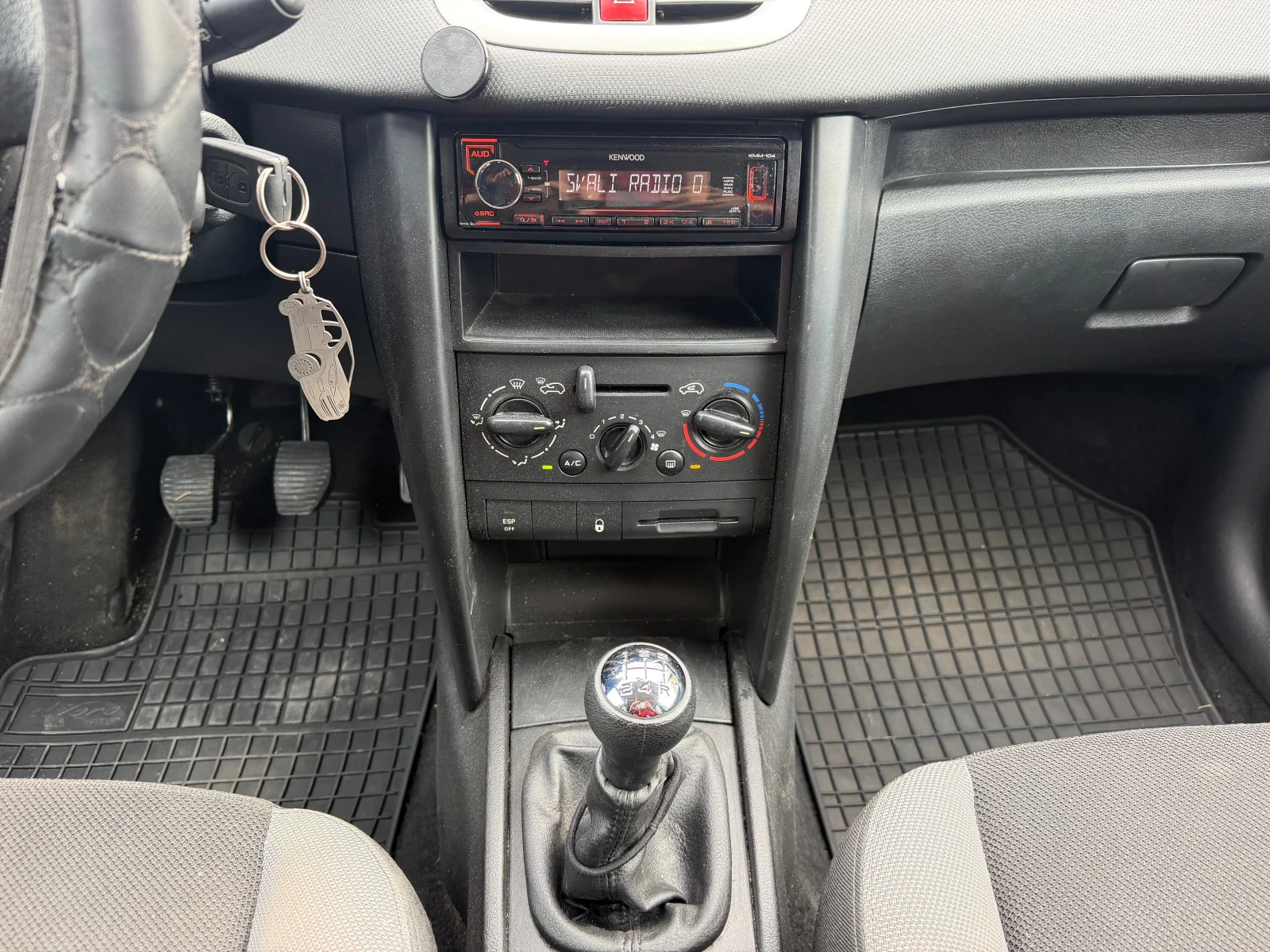 Peugeot 207 1.4 75кс, снимка 14 - Автомобили и джипове - 56233476