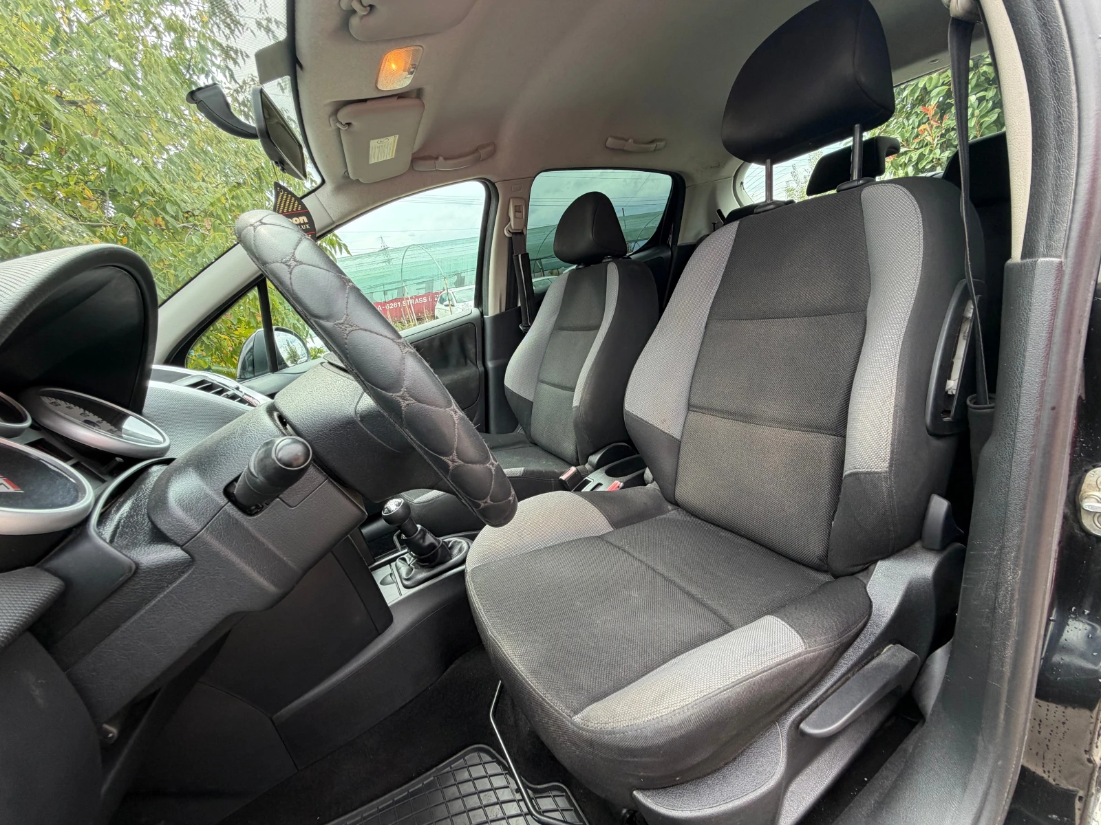 Peugeot 207 1.4 75кс, снимка 9 - Автомобили и джипове - 56233476