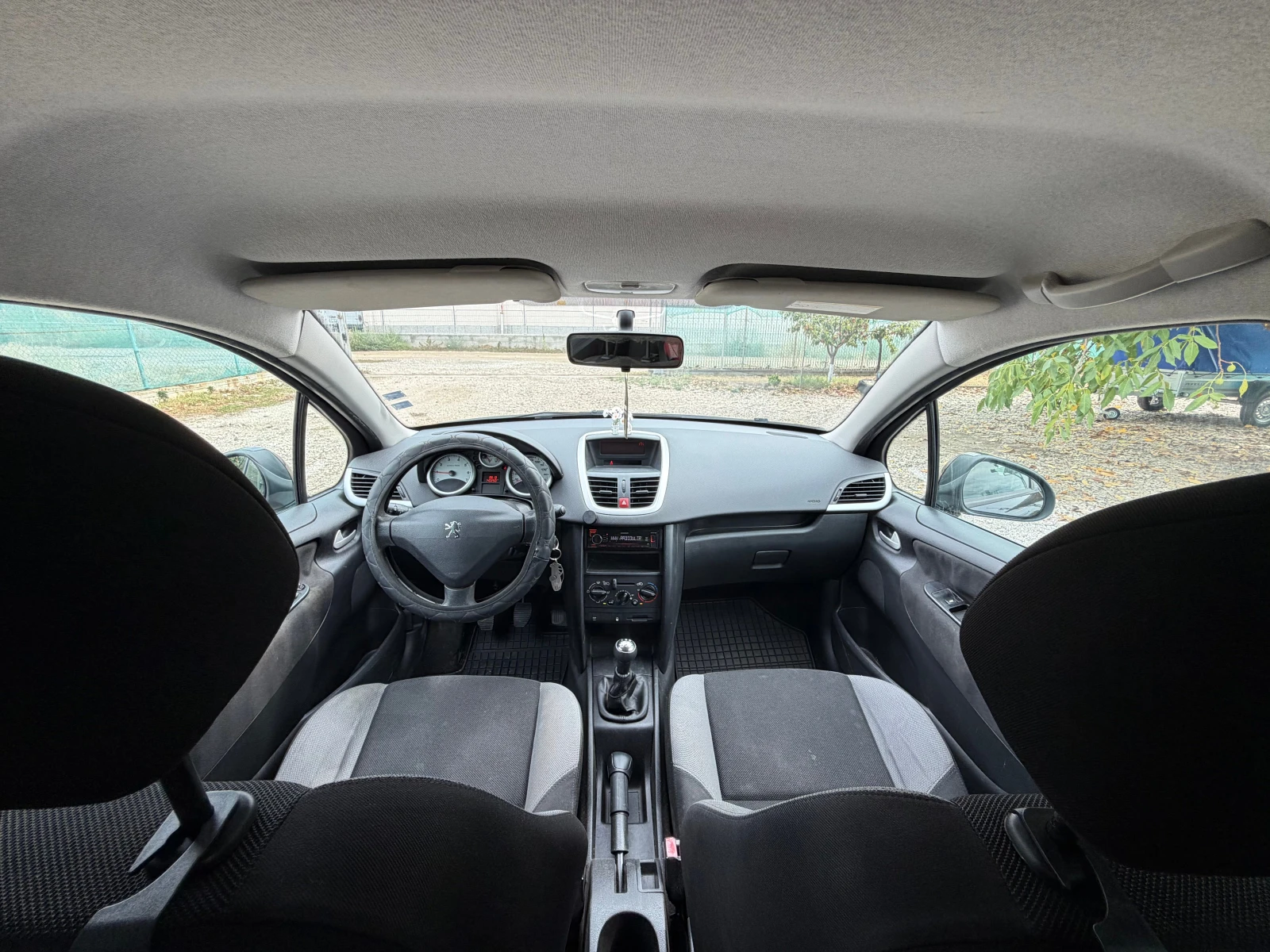 Peugeot 207 1.4 75кс, снимка 13 - Автомобили и джипове - 56233476