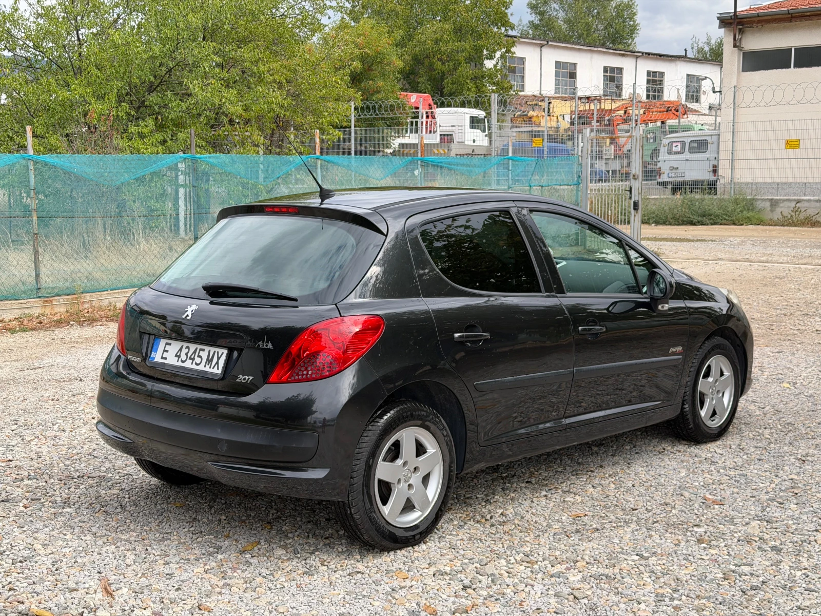 Peugeot 207 1.4 75кс, снимка 5 - Автомобили и джипове - 56233476