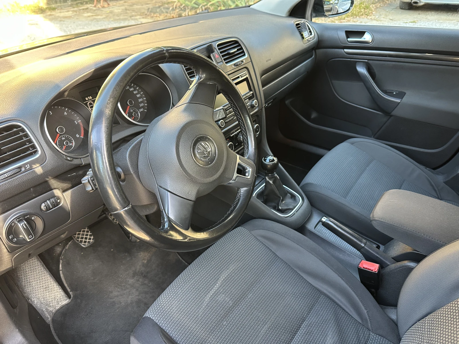 VW Golf 1.6TDi 105hp, снимка 12 - Автомобили и джипове - 56427166