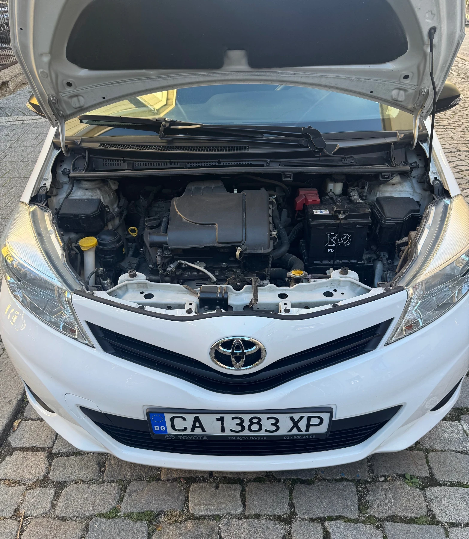 Toyota Yaris 1.0 VVT-i, снимка 11 - Автомобили и джипове - 56633442