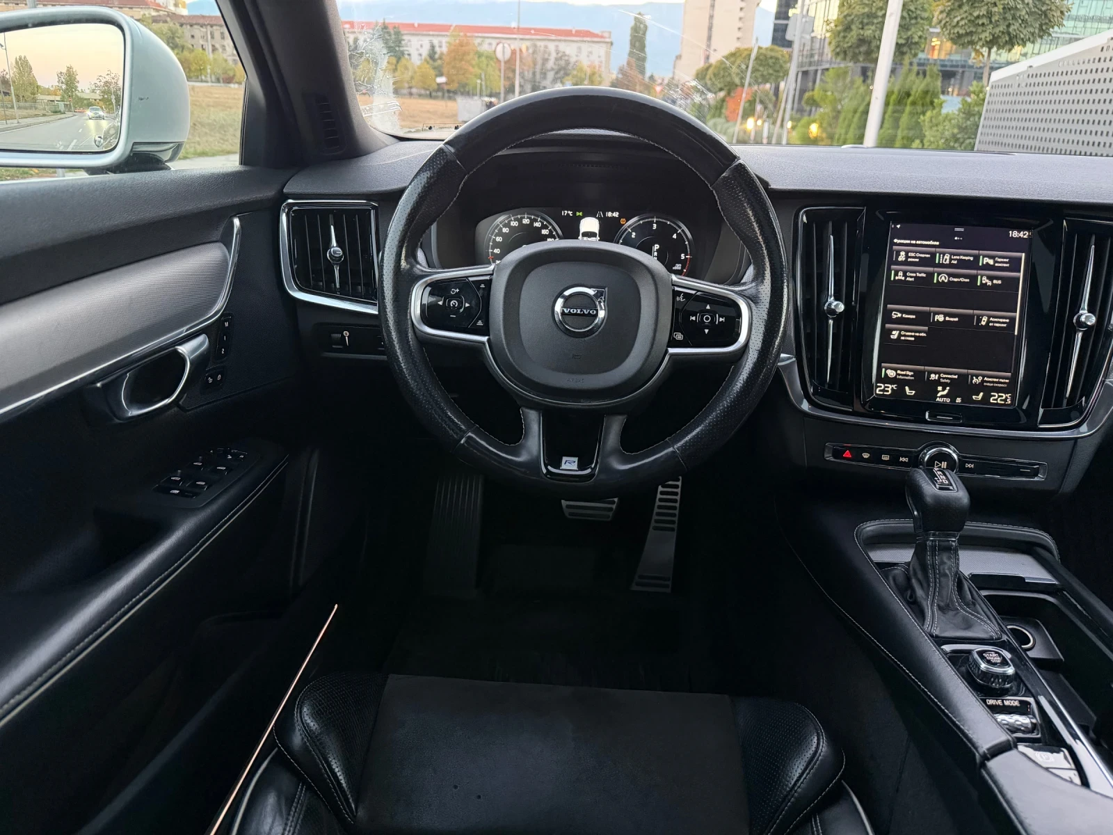 Volvo S90, снимка 8 - Автомобили и джипове - 56645312