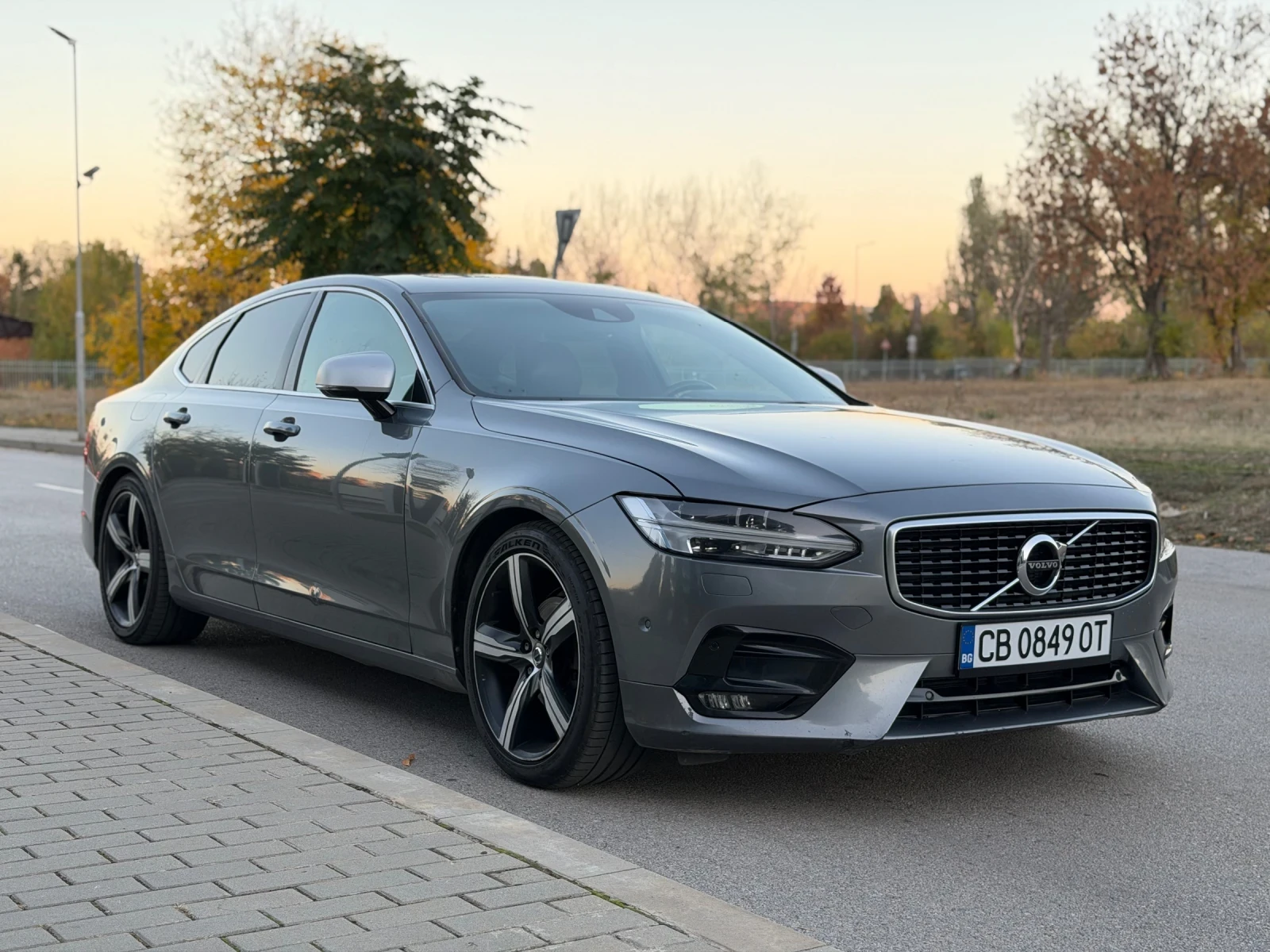 Volvo S90