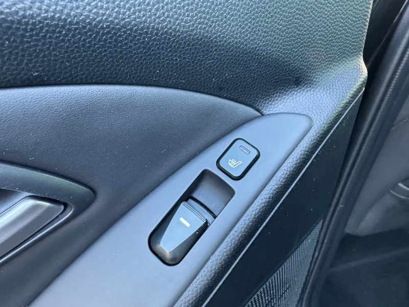 Hyundai IX35 1.7CRDI* Premium, снимка 11 - Автомобили и джипове - 52855902