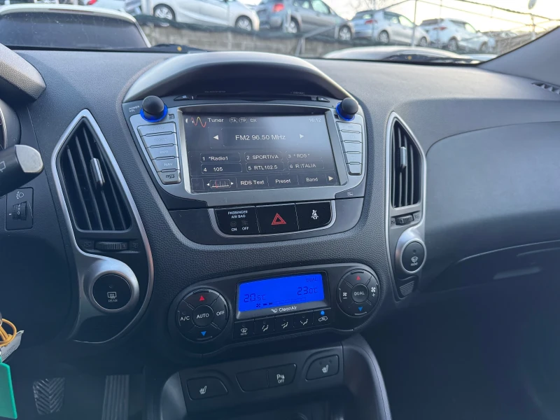 Hyundai IX35 1.7CRDI* Premium, снимка 7 - Автомобили и джипове - 52855902